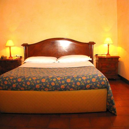 Agriturismo Cassinazza Orsenigo Δωμάτιο φωτογραφία