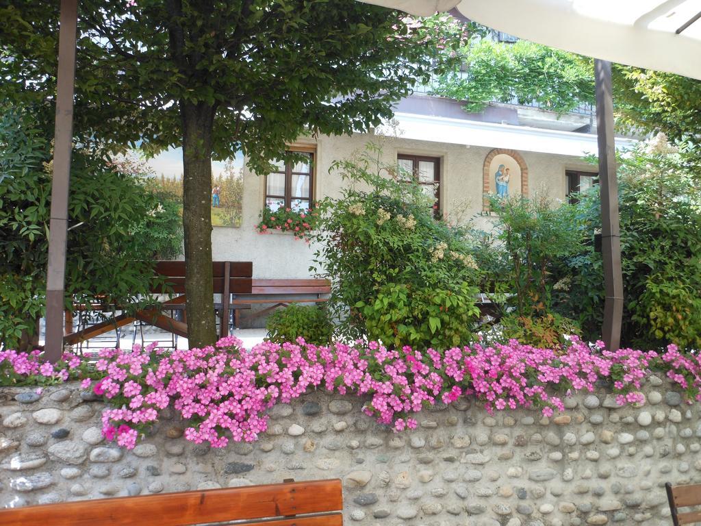 Agriturismo Cassinazza Orsenigo Εξωτερικό φωτογραφία