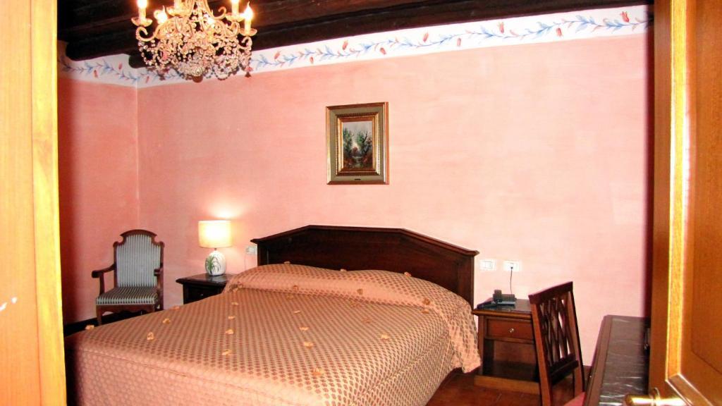 Agriturismo Cassinazza Orsenigo Δωμάτιο φωτογραφία